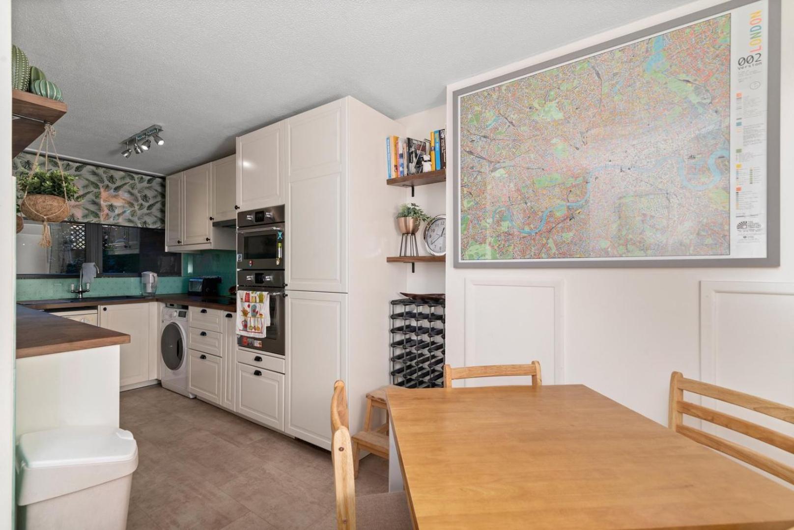 런던 Guestready - Beautiful 2Br Townhouse W Garden 빌라 외부 사진